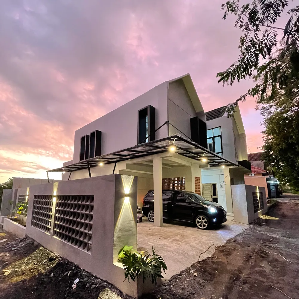 Kost Bisik (Ms. Yuna) — Kost oleh Gasni Aditama